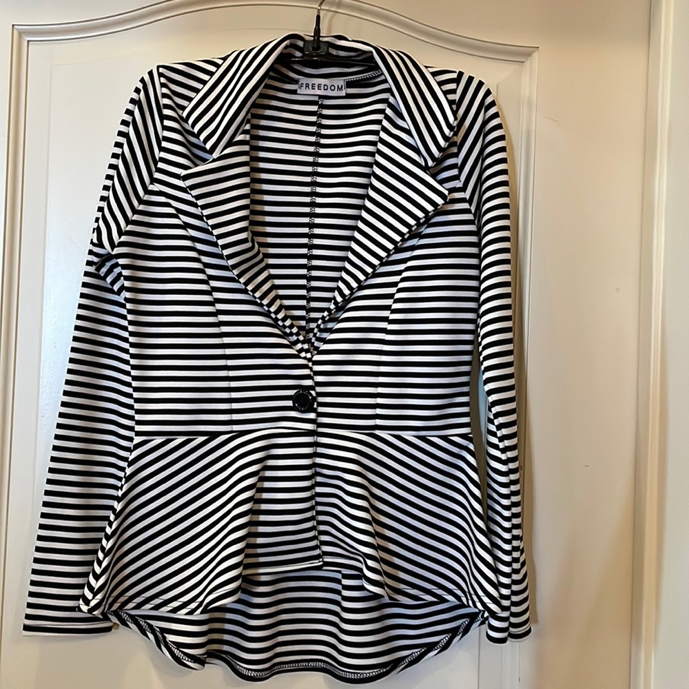 Freedom brand black and white 1- button type jacket/top